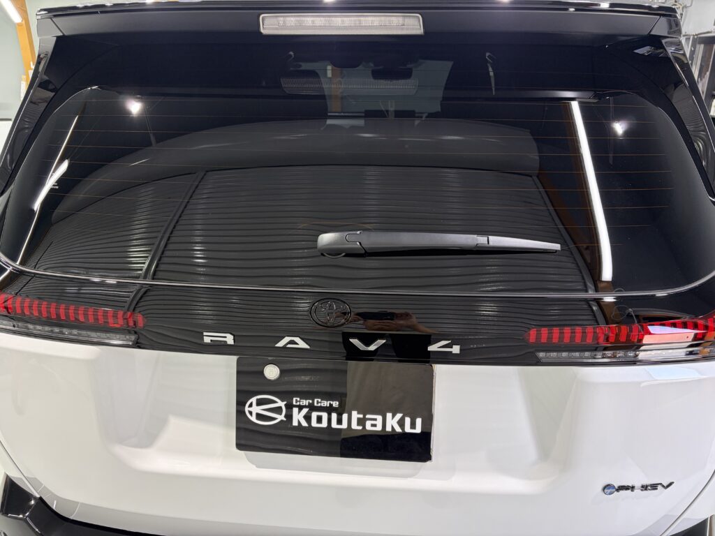 新型ＲＡＶ４・遮熱・断熱カーフィルム・鏡面磨き作業+セラミックコーティング施工事例　富山市Ｍ様