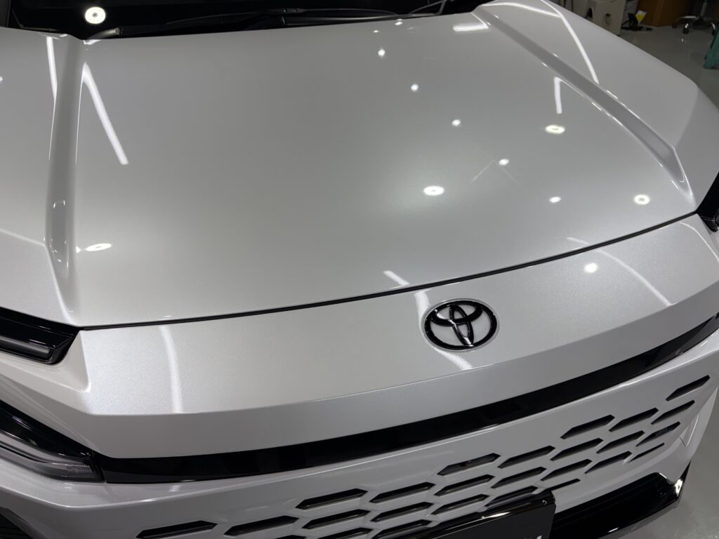 新型ＲＡＶ４・遮熱・断熱カーフィルム・鏡面磨き作業+セラミックコーティング施工事例　富山市Ｍ様