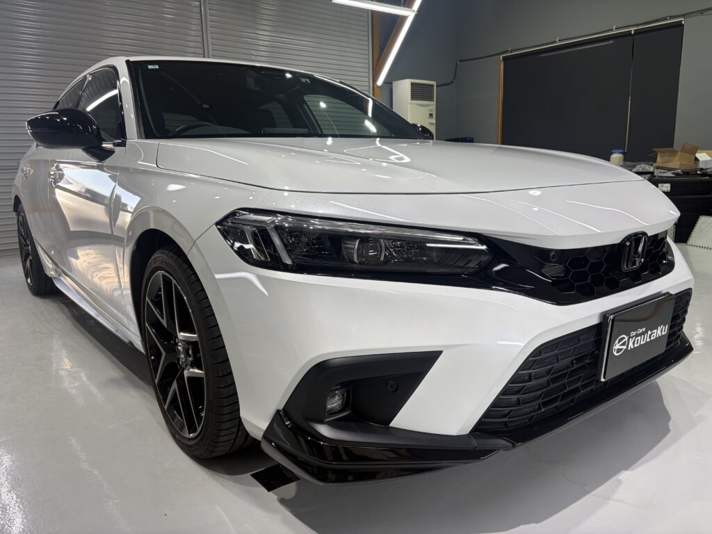 ホンダ・シビック 頑固なシミと洗車キズを除去する鏡面磨き作業+セラミックコーティング