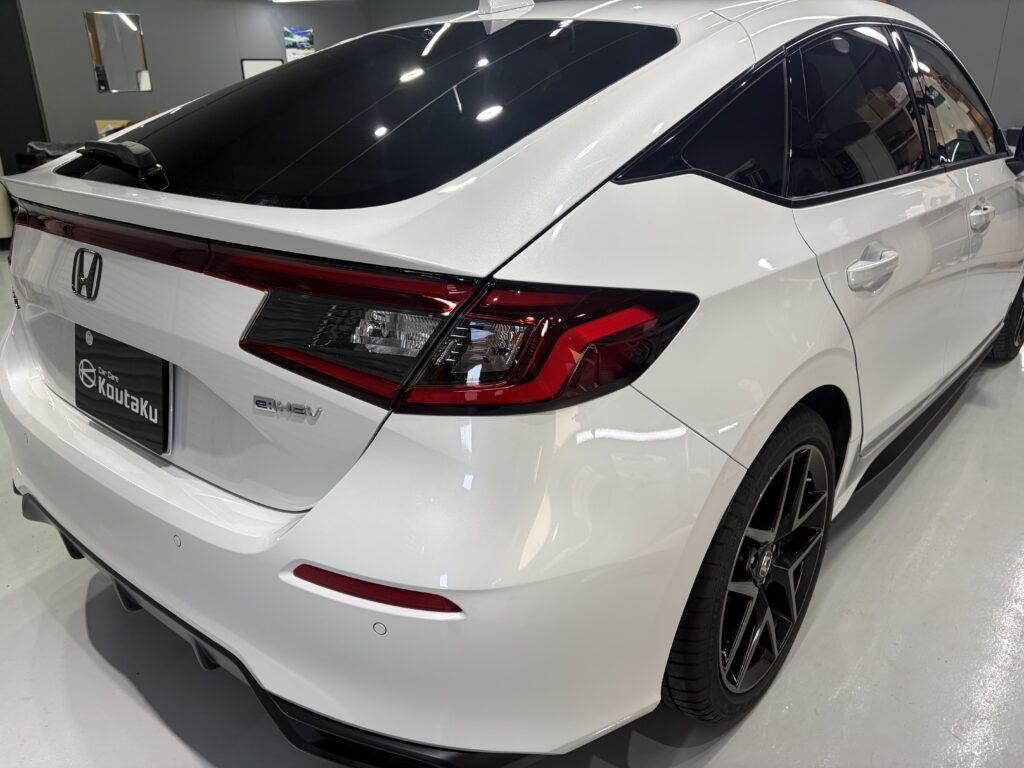 ホンダ・シビック 頑固なシミと洗車キズを除去する鏡面磨き作業+セラミックコーティング